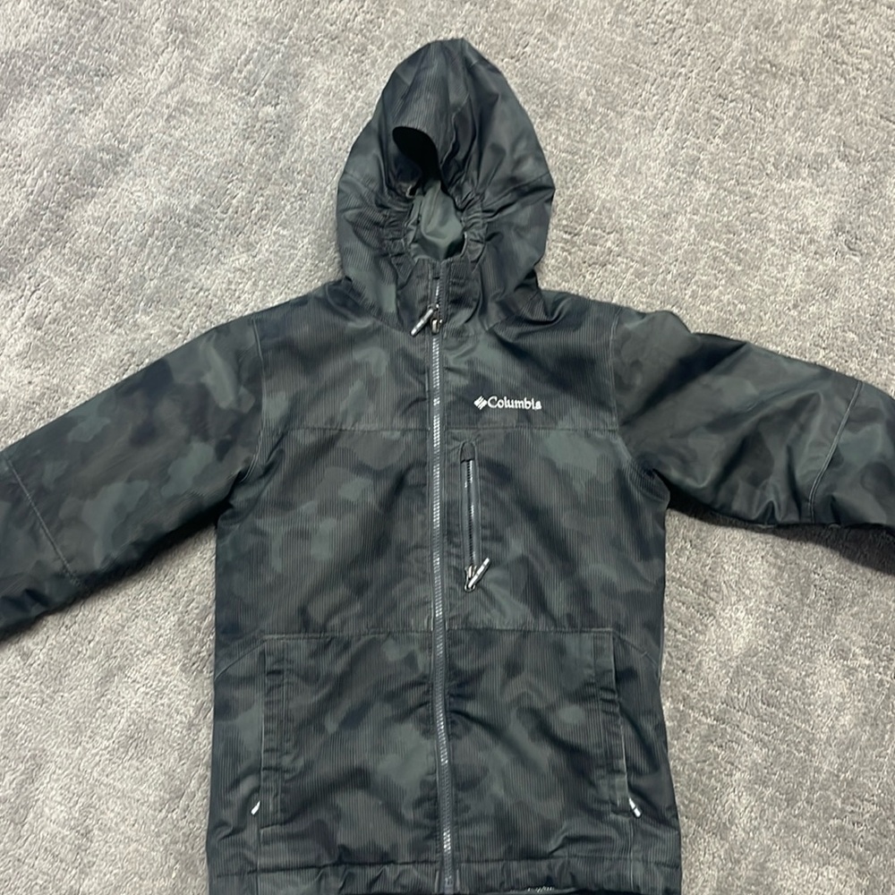 Black camo Columbia coat